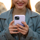 Entdecken Sie Stil und Schutz in einem mit unserer lila Schutzhülle für das iPhone 15 Pro. Eleganz trifft auf Robustheit, um Ihr Smartphone vor Stößen und Kratzern zu bewahren.