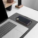 Schützen Sie Ihr Apple iPhone 8 / 7 stilvoll mit unserem eleganten Cover! Hochwertiger metallischer Rahmen, weiches Innenmaterial und praktische Halterung bieten ausgezeichneten Schutz. Genießen Sie zusätzliche Funktionen wie ein Fach für Dokumente und eine horizontale Basis für Filme!
