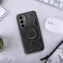 Schützen Sie Ihr Samsung Galaxy S26 mit unserem hochwertigen Case! Die verstärkte Konstruktion und der praktische Standfuß bieten optimalen Schutz und Komfort. Genießen Sie kabelloses Laden und einen erhöhten Kameraschutz. Stil und Sicherheit vereint!