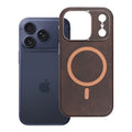 Die Schutzhülle für das Apple iPhone 17 Pro bietet nicht nur einen stilvollen Look, sondern schützt das Gerät auch effektiv vor Kratzern und Stößen. Sie ist mit einem praktischen MagSafe-Element ausgestattet, das die Handhabung erleichtert und kabelloses Laden unterstützt. Der elegante Leder-Look verleiht dem iPhone einen Hauch von Luxus.
