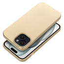 Für das Apple iPhone 15 gibt es stylish und schützend eine goldene Schutzhülle. Sie vereint elegantes Design mit optimalem Schutz und wertet Ihr Smartphone optisch auf. Perfekt für alle, die ein wenig Luxus in ihrem Alltag suchen!