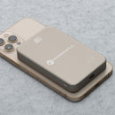 Die Forcell F-Energy SuperSlim F10K8 ist eine elegante Powerbank mit 10.000 mAh Kapazität und unterstützt die MagSafe-Technologie. Mit einer Leistung von 15W und fortschrittlicher Schnellladefunktion (QC4.0, PD3.0) ist sie ideal für Apple-Geräte wie iPhone, AirPods und Apple Watch. Ihr schlankes Titanium-Sand-Design macht sie nicht nur funktional, sondern auch stilvoll. Die hohe Effizienz sorgt dafür, dass deine Geräte schnell und sicher aufgeladen werden können.