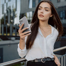 Schützen Sie Ihr Samsung Galaxy A34 5G mit der ultradünnen CLEAR CASE 2 mm BULK Handyhülle. Transparentes Design, flexible Passform und praktische Aussparungen gewährleisten Schutz ohne Kompromisse in der Optik oder Funktion. Ideal für Design-Liebhaber!