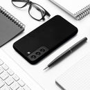 Entdecken Sie robusten Schutz und elegantes Design mit unserer schwarzen Schutzhülle für das Samsung Galaxy A34 5G. Die perfekte Passform bewahrt die schlanke Linie Ihres Smartphones, während die hochwertige Hülle Stöße und Kratzer abwehrt. Ein Must-Have für Ihren Alltag!