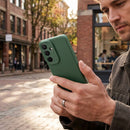 Schützen Sie Ihr Samsung Galaxy A17/A18 mit der Matt 2.0 Hülle! Diese ultra-dünne TPU-Hülle bietet stilvollen Schutz, absobiert Stöße und bewahrt die elegante Form Ihres Smartphones. Mit erhöhtem Kameraschutz und langlebiger, matten Oberfläche ist sie ideal für den Alltag!