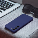 Schützen Sie Ihr Samsung Galaxy S25 mit unserem hochwertigen Soft Case aus Silikon. Es bietet optimalen Schutz, elegante Haptik und perfekte Passform. Die benutzerfreundlichen Aussparungen gewährleisten einfachen Zugriff auf alle Funktionen. Ideal für Stil und Sicherheit!