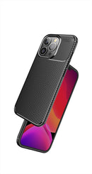 Die Schutzhülle für das Apple iPhone 13 Pro vereint stilvolles Design und optimalen Schutz. Mit einer robusten Außenhülle und einem modernen Look sorgt sie dafür, dass dein Smartphone sicher und elegant bleibt. Ideal für alle, die Funktionalität und Ästhetik schätzen.