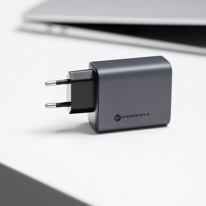 Forcell Ladegerät: 65W Power dank GAN-Technologie, USB-A & 2x USB-C. Schnellladen mit PD & Quick Charge 4.0 für effiziente, schnelle Aufladung. Ideal für alle Geräte. Sicher & kompakt – perfekt für unterwegs.