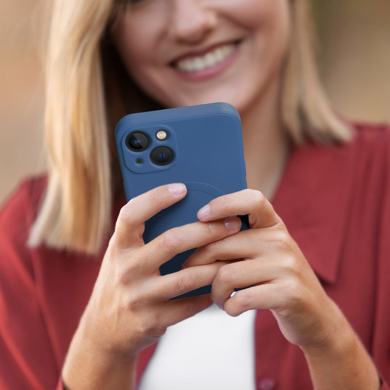 Optimieren Sie den Schutz Ihres Apple iPhone 17 mit der Silikon Mag Hülle (großes Loch). Diese robuste, transparente Hülle ist stoßfest, kratzfest und unterstützt MagSafe für einfaches Laden. Ideal für langlebigen, komfortablen Schutz.