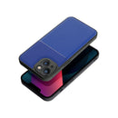 Die Schutzhülle für das Apple iPhone 13 vereint stilvolles Design und effektiven Schutz. Mit einem attraktiven blauen Farbton und strukturierten Oberflächen bietet sie nicht nur einen stabilen Halt, sondern schützt auch vor Stößen und Kratzern. Ideal für alle, die ihr Gerät sicher und modisch gestalten möchten.