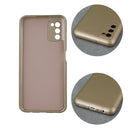 Schützen Sie Ihr Samsung Galaxy A15 5G/4G stilvoll mit der eleganten Metallic-Hülle. Sie bietet nicht nur einen einzigartigen Look in verschiedenen Farbvariationen, sondern auch optimalen Schutz vor Kratzern und Stößen. Hochwertiges TPU-Material und sanfte Mikrofaser im Inneren gewährleisten Sicherheit und einen perfekten Sitz. Holen Sie sich das ideale Zubehör für Ihr Smartphone!