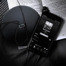 Der FORCELL F-ENERGY ist ein schneller, kabelloser Ladegerät mit Qi-Technologie, der mit 15W Leistung für effizientes und zügiges Aufladen sorgt. Sein elegantes, schwarzes Design passt perfekt auf jeden Schreibtisch oder Nachttisch.