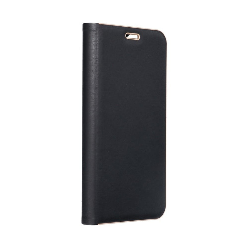 Diese elegante schwarze Handytasche für das Samsung Galaxy A41 schützt Ihr Gerät stilvoll vor Kratzern und Stößen. Das schlanke Design bewahrt die Linien Ihres Smartphones und bietet gleichzeitig einfachen Zugriff auf alle Tasten und Anschlüsse. Ideal für den Alltagsgebrauch, verbindet Schutz mit klassischem Look.
