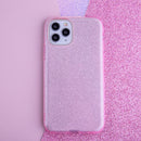 Diese elegante, rosa Schutzhülle für das Apple iPhone 14 besticht durch ihren glitzernden Look und bietet gleichzeitig zuverlässigen Schutz. Sie ist nicht nur stylisch, sondern auch funktional und passt perfekt zum modernen Lifestyle.