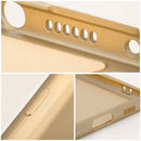 Für das Apple iPhone 15 gibt es stylish und schützend eine goldene Schutzhülle. Sie vereint elegantes Design mit optimalem Schutz und wertet Ihr Smartphone optisch auf. Perfekt für alle, die ein wenig Luxus in ihrem Alltag suchen!