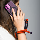 Der FORCELL F-Design R10X40 Wrist Phone Lanyard in Rot bietet praktischen Schutz und Komfort für Ihr Smartphone. Mit einer maximalen Schlaufenlänge von 20 cm lässt sich das Wrist Strap individuell anpassen. Ideal für den täglichen Gebrauch, sorgt es dafür, dass Ihr Gerät stets griffbereit und sicher ist.