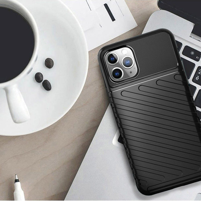 Schützen Sie Ihr Apple iPhone 17 Air! Das Forcell THUNDER Armored Case bietet speziell entwickelten Schutz mit stoßabsorbierender Struktur & verstärkten Ecken. Perfekt passgenau, ermöglicht es induktives Laden.