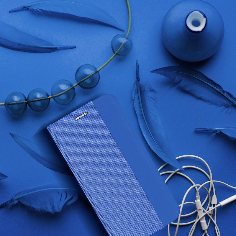 Entdecken Sie stilvollen Schutz für Ihr Samsung Galaxy A13 4G mit dieser eleganten blauen Klapphülle. Mit ihrer strukturierten Oberfläche bietet sie nicht nur eine angenehme Haptik, sondern auch sicheren Halt und Schutz vor Kratzern und Stößen. Ideal für den Alltag!