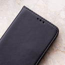 Schutzhülle für das Motorola Moto G37 in elegantem Schwarz. Diese praktische Hülle bietet optimalen Schutz vor Kratzern und Stößen, während sie gleichzeitig für einen stilvollen Look sorgt. Ideal für den täglichen Gebrauch, hält sie Ihr Smartphone sicher und geschützt.
