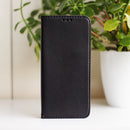Schutzhülle für das Motorola Moto G37 in elegantem Schwarz. Diese praktische Hülle bietet optimalen Schutz vor Kratzern und Stößen, während sie gleichzeitig für einen stilvollen Look sorgt. Ideal für den täglichen Gebrauch, hält sie Ihr Smartphone sicher und geschützt.