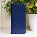 Die elegante Schutzhülle für das Xiaomi 17T Pro in kräftigen Blautönen bietet nicht nur Schutz, sondern auch einen stilvollen Look. Sie ist ideal, um Ihr Smartphone vor Kratzern und Stößen zu bewahren, während das moderne Design jedem Outfit eine besondere Note verleiht.