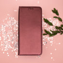 Die elegante Schutzhülle für das Motorola Edge 70 Pro 5G in edlem Burgunder schützt nicht nur effektiv vor Stößen und Kratzern, sondern verleiht Ihrem Gerät auch einen stilvollen Look. Dank ihrer passgenauen Verarbeitung liegen Bedienbarkeit und Design perfekt in der Hand. Ideal für alle, die Funktionalität und Ästhetik vereinen möchten.