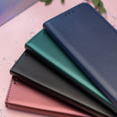 Die elegante Schutzhülle in Burgund für das Motorola Moto G37 bietet optimalen Schutz und verleiht deinem Gerät einen stilvollen Look. Hergestellt aus hochwertigem Material, schützt sie vor Stößen und Kratzern und sorgt gleichzeitig für eine angenehme Haptik. Ideal für alle, die Funktionalität und Design kombinieren möchten!