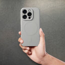 Schützen Sie Ihr Samsung Galaxy S26 mit dem Silicone Mag Cover! Perfekt angepasst, bietet es dank Silikonbeschichtung optimalen Schutz vor Stößen und Kratzern. MagSafe-kompatibel: Ermöglicht induktives Laden und sicheren Halt.