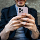 Schützen Sie Ihr iPhone 11 Pro mit dem Silicone Mag Cover: optimaler Schutz, kompatibel mit MagSafe für einfaches Laden, Stoßfestigkeit und kratzfestes Design. Erleben Sie Komfort und Langlebigkeit.