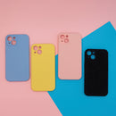 Die gelbe Schutzhülle für das Apple iPhone 15 Pro bietet nicht nur stylischen Schutz, sondern sorgt auch für eine fröhliche Farbtupfer. Sie ist leicht und ergonomisch gestaltet, um das Handy optimal zu schützen, während alle Anschlüsse freibleiben. Ideal für alle, die ihr iPhone mit einem lebendigen Look ausstatten möchten!