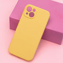 Schutzhülle für das Apple iPhone 12 in leuchtendem Gelb. Diese Hülle bietet nicht nur einen stylischen Look, sondern auch optimalen Schutz vor Stößen und Kratzern. Perfekt, um dein Gerät zu individualisieren und sicher zu verwahren!