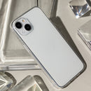 Schutzhülle für das Apple iPhone 17 Pro Max / iPhone 18 Pro Max in transparentem Design. Sie bietet optimalen Schutz, während das schlanke und elegante Erscheinungsbild Ihres Geräts erhalten bleibt. Ideal für alle, die Funktionalität und Stil vereinen möchten.