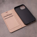 Die schicke beige Schutzhülle für das Honor 600 / 600 Pro bietet nicht nur optimalen Schutz, sondern besticht auch durch ihr elegantes Design. Mit einem praktischen Kartenfach ausgestattet, ist sie der ideale Begleiter für den Alltag. Perfekt, um dein Smartphone stilvoll zu schützen!