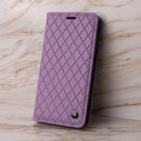 Schutzhülle für das Xiaomi Redmi Note 15 Pro 5G in ansprechendem Violett. Mit ihrem eleganten, strukturierten Design bietet sie nicht nur Schutz, sondern verleiht dem Smartphone auch einen modischen Look. Ideal für alle, die Stil und Sicherheit kombinieren möchten.