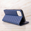 Die elegante Handytasche in Blau für das Samsung Galaxy S26 Plus überzeugt durch ihr stilvolles Design und bietet zuverlässigen Schutz. Mit ihrem robusten Material und präzisen Ausschnitten kombiniert sie Funktionalität mit modischem Auftreten. Ideal für den täglichen Gebrauch!