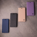 Schutzhülle für das Xiaomi Redmi Note 15 Pro 5G in ansprechendem Violett. Mit ihrem eleganten, strukturierten Design bietet sie nicht nur Schutz, sondern verleiht dem Smartphone auch einen modischen Look. Ideal für alle, die Stil und Sicherheit kombinieren möchten.