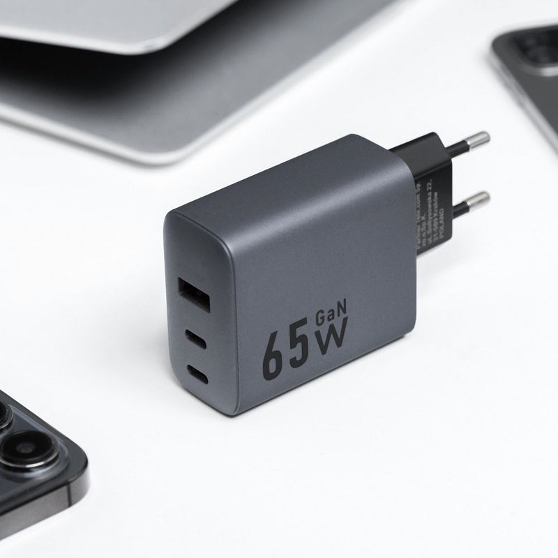 Forcell Ladegerät: 65W Power dank GAN-Technologie, USB-A & 2x USB-C. Schnellladen mit PD & Quick Charge 4.0 für effiziente, schnelle Aufladung. Ideal für alle Geräte. Sicher & kompakt – perfekt für unterwegs.