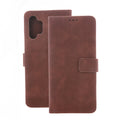 Die handliche Handytasche für das Samsung Galaxy A16 4G/5G in elegantem Braun bietet optimalen Schutz und kombiniert Stil mit Funktionalität. Ihr robustes Design sorgt dafür, dass Ihr Smartphone sicher verstaut ist, während das hochwertige Material für ein angenehmes Gefühl in der Hand sorgt. Ideal für den Alltag!