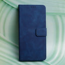 Schütze dein Xiaomi Redmi A5 Global stilvoll mit dieser blauen Schutzhülle. Sie bietet perfekten Schutz und eine elegante Optik, ideal für den täglichen Gebrauch. Die präzisen Ausschnitte gewährleisten einfachen Zugriff auf alle Anschlüsse und Funktionen.