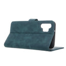 Entdecken Sie das Smart Velvet Case für Honor 600 / 600 Pro: Elegantes Design, langlebiger Schutz und praktischer Ständer. Mit Fächern für Karten und Dokumente ist es das ideale Zubehör für modernen Lifestyle. Perfekte Passform und einfacher Zugang zu Anschlüssen!