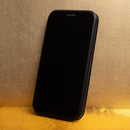 Schützen Sie Ihr Samsung Galaxy S26 Ultra stilvoll mit der Smart Diva Hülle. Diese hochwertige Eco-Leder- und TPU-Hülle bietet besten Schutz vor Stößen und Kratzern. Mit faltbarem Rücken als Ständer und praktischer Innentasche für Kreditkarten – ideal für jeden Alltag!