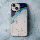 Entdecke das Gold Glam Cover für dein Apple iPhone 11! Dieses elegante TPU-Cover bietet besten Schutz vor Kratzern und Stößen, während es die Funktionalität deines Geräts erhält. Genieße Stil und Sicherheit mit optimaler Passform – perfekt für deinen modernen Lifestyle!