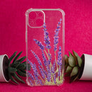 Die transparente Schutzhülle für das Apple iPhone 12 kombiniert Stil und Funktionalität. Mit einem eleganten Lavendel-Muster bietet sie nicht nur einen durchsichtigen Schutz, sondern verleiht Ihrem Smartphone auch einen frischen, floralen Look. Ideal für diejenigen, die ihr iPhone schützen und gleichzeitig einen Hauch von Ästhetik hinzufügen möchten.