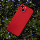 Stylische Schutzhülle in Rot für das Apple iPhone 17 Pro Max und iPhone 18 Pro Max. Sie bietet nicht nur hervorragenden Schutz, sondern sorgt auch für einen modernen Look. Ideal für alle, die ihr Smartphone sicher und stilvoll präsentieren möchten.