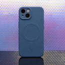Entdecken Sie das Simple Color Mag Cover für Ihr Apple iPhone 17 Pro Max und iPhone 18 Pro Max. Mit optimalem Schutz vor Stößen und Kratzern, präzisen Ausschnitten für die Kamera und MagSafe-Kompatibilität bietet es Stil und Funktionalität in einem!