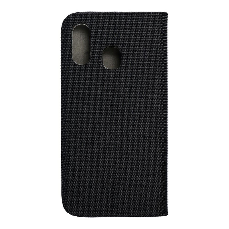 Schützen Sie Ihr Samsung Galaxy A40 mit Stil - Die schwarze Handytasche V2 überzeugt durch ihre elegante Optik und Textur, und bietet zuverlässigen Schutz vor Kratzern und Stößen. Ideal für den Alltag, hält diese Tasche Ihr Smartphone sicher und sieht dabei großartig aus.