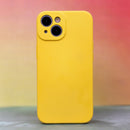 Schutzhülle für das Xiaomi Redmi 13C 5G in leuchtendem Gelb. Diese Hülle kombiniert stilvolles Design mit optimalem Schutz und verleiht deinem Smartphone einen fröhlichen Look. Ideal für alle, die Farbe in ihren Alltag bringen möchten!