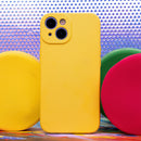 Schutzhülle für das Xiaomi Redmi 13C 5G in leuchtendem Gelb. Diese Hülle kombiniert stilvolles Design mit optimalem Schutz und verleiht deinem Smartphone einen fröhlichen Look. Ideal für alle, die Farbe in ihren Alltag bringen möchten!