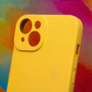 Schutzhülle für das Xiaomi Redmi 13C 5G in leuchtendem Gelb. Diese Hülle kombiniert stilvolles Design mit optimalem Schutz und verleiht deinem Smartphone einen fröhlichen Look. Ideal für alle, die Farbe in ihren Alltag bringen möchten!