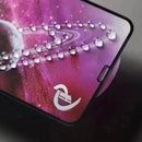 Schutzglas für das Apple iPhone 14 Pro bietet optimalen Schutz für das Display. Mit einer Härte von 9H sorgt es für Widerstandsfähigkeit gegen Kratzer und Stöße. Zusätzlich unterstützt die Anti-Break-Technologie die Sicherheit des Bildschirms und verbessert die Nutzungserfahrung durch hohen Lichtdurchlass und klare HD-Qualität. Ein großartiges Zubehör für jeden iPhone-Nutzer!
